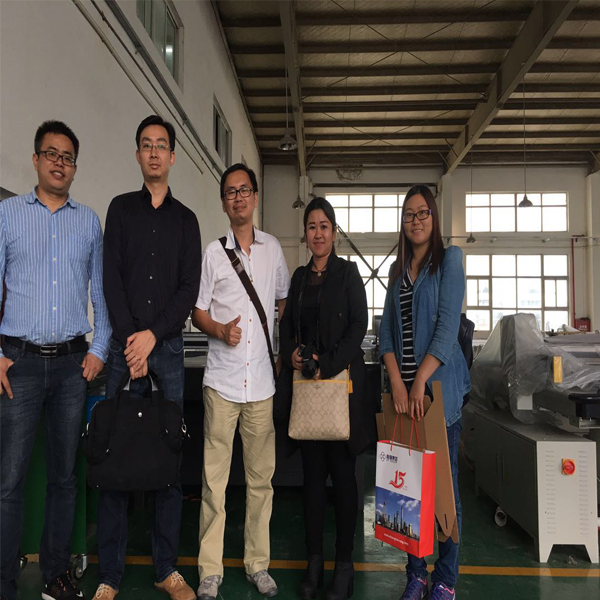 UPG and Thailand Agent Visiting Flatbed Digital Cutter Factory