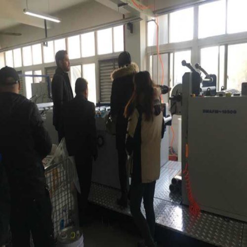 Shanghai UPG take customers to the domestic user's factory to check the machine