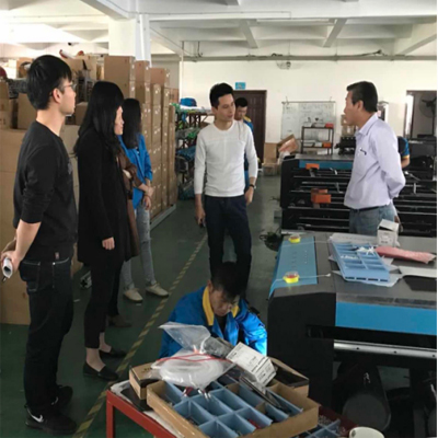 Shanghai UPG arrange Marketing Dept and No.3 sales dept to visit the small size inkjet printer.