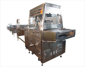 Chocolate processing machine