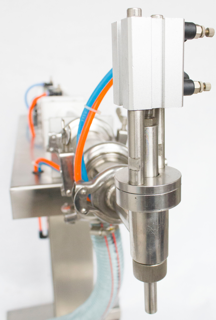 LQ-LF 300-2500ml Single Head Vertical Liquid Filling Machine